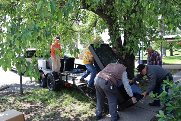 05-03-25_Delivering Exhibit Displays_0014